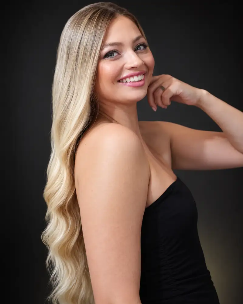 Rubio luminoso y natural, balayage de Ruiz & Gómez